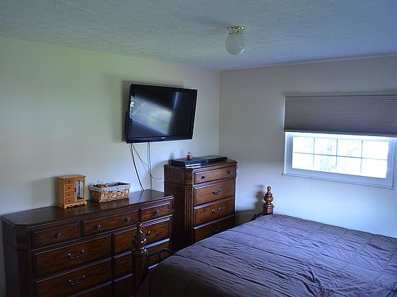3rd image of 2454 Kermit Ave
