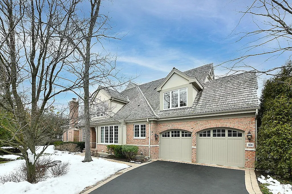 404 Fox Meadow Dr photo 1