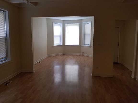 4th image of 820 W 51st Pl #1
