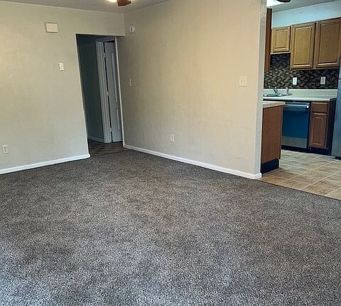 4th image of 1254 Hanson Ave