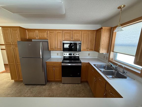 5th image of 323 4th St SW