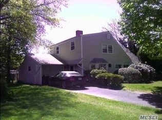 56 Friendly Rd, Hicksville, NY 11801