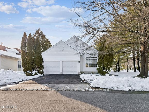 2nd image of 2 Belvedere Drive S