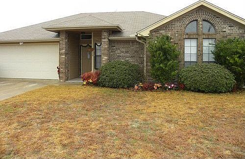 2nd image of 4006 Carolyn Dr