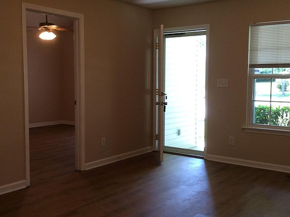 3rd image of 2534 Hillingdon Dr