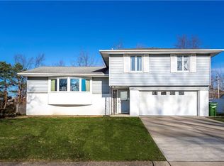 6429 Hamden Rd, Parma Heights, OH 44130