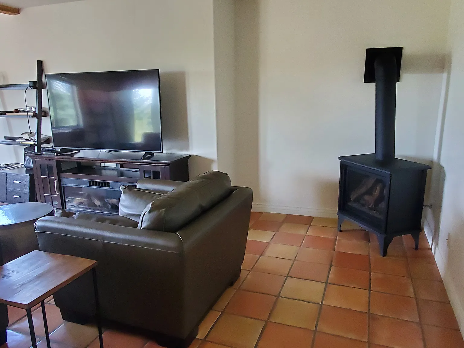 1 bed, 950 sqft, $1,700 — Photo 4