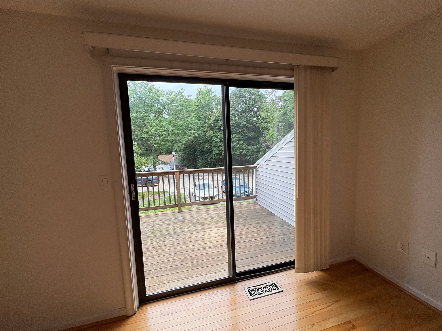 2 bed, 1.5 bath, 1337 sqft, $2,700 — Photo 3