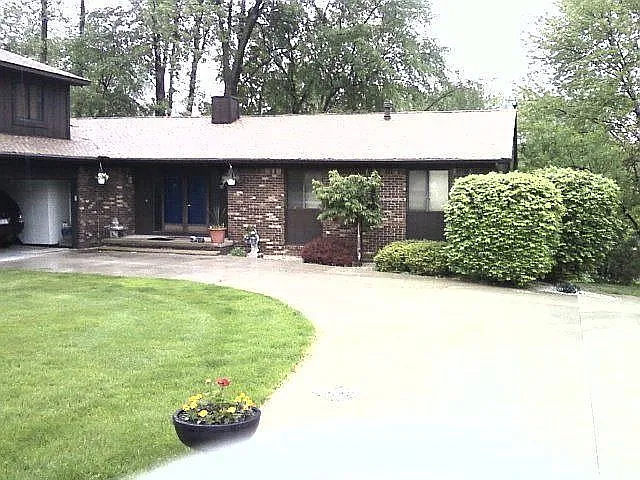 6755 Thompson Ln photo 1