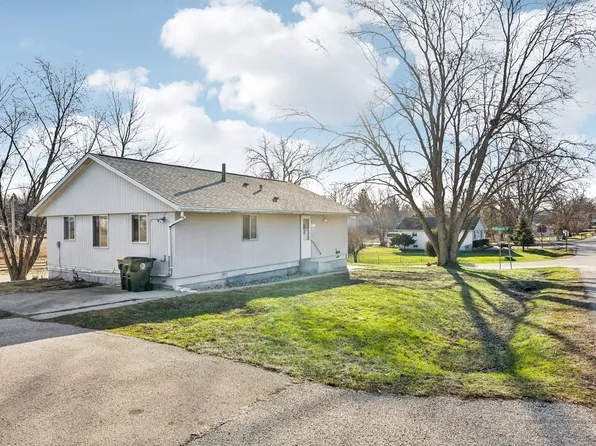 1202 Beverly Dr, Round Lake Beach, IL 60073