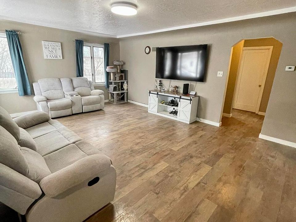 923 1st St S, Shelby, MT 59474 Zillow