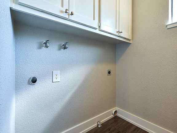 5th image of 5054 Wilder Dr APT B