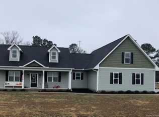 2935 Hayfield Rd, Wade, NC 28395