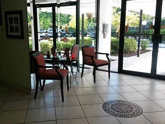 5th image of 3151 S Palm Aire Dr #4