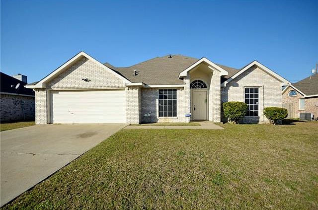 1st image of 305 Victoria Dr