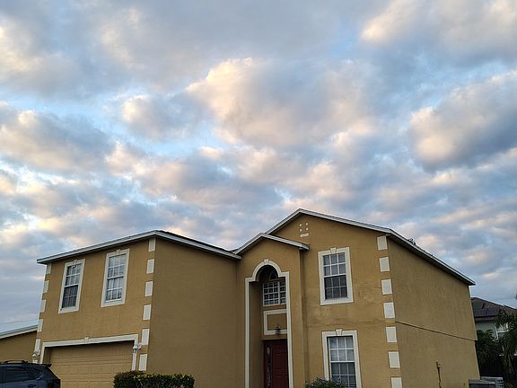 2nd image of 302 Aylesbury Ct