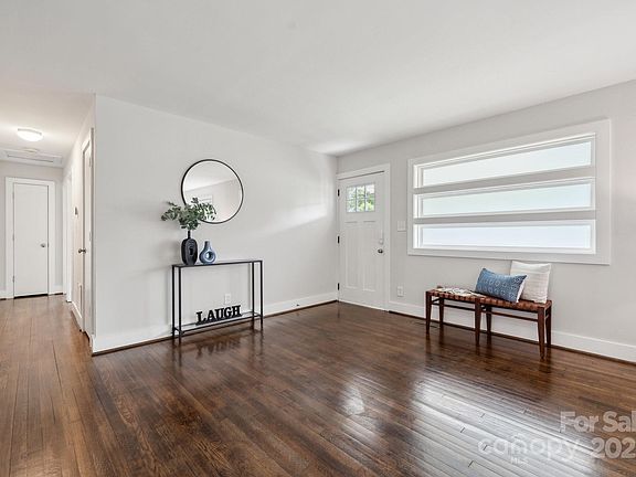 5th image of 3725 Dunwoody Dr