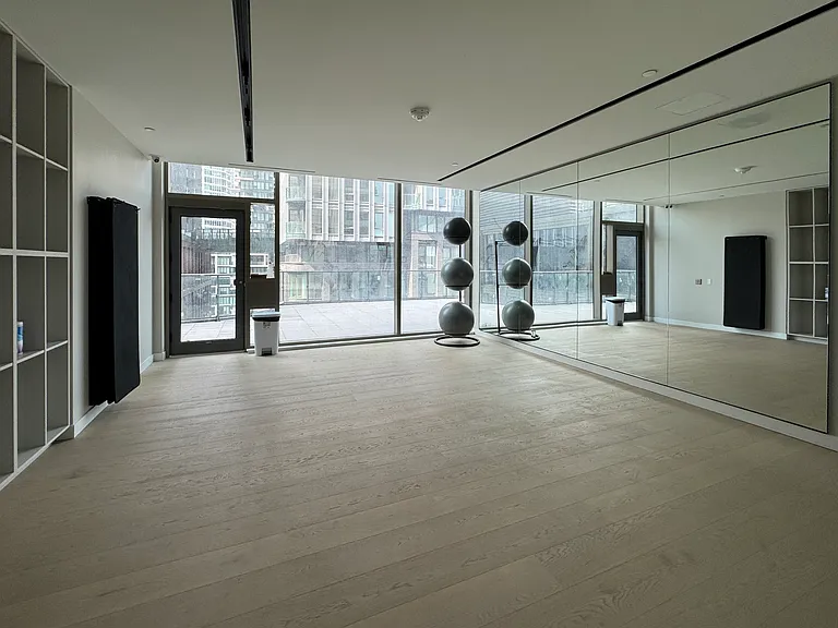 88 Queen St E #1210 — Photo 18