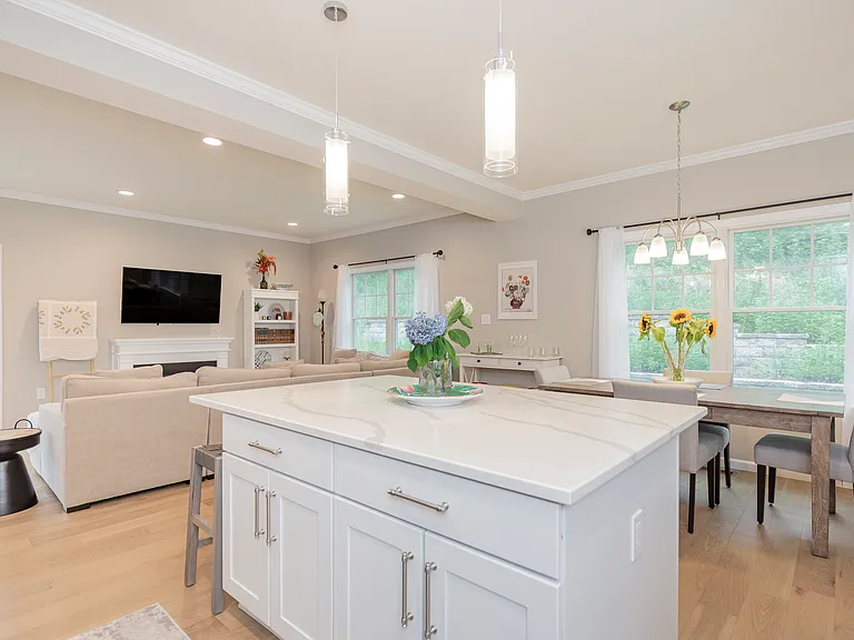 15 S Beach Rd — Photo 17