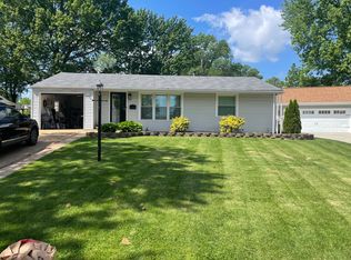 6936 Ravenscroft Dr, Saint Louis, MO 63123
