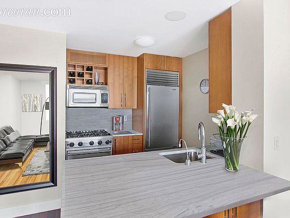 5th image of 88 Greenwich St #Ph1e