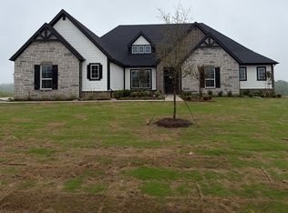 815 Valley Ridge Rd, Van Alstyne, TX 75495