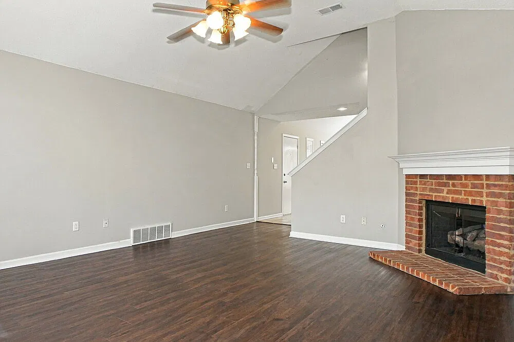 4 bed, 3.0 bath, 2446 sqft, $2,485 — Photo 4