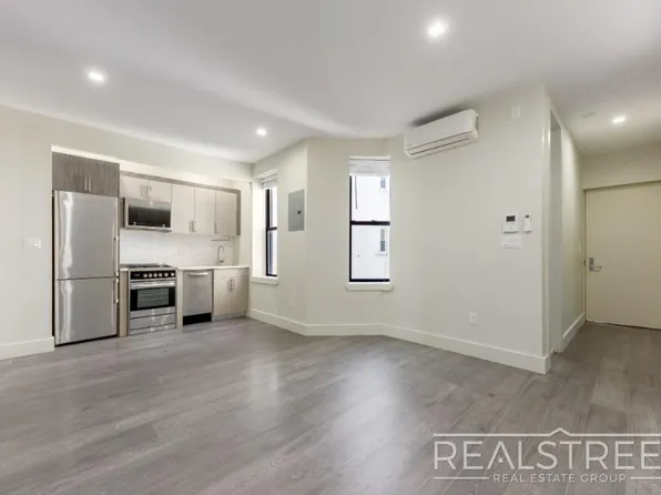 1647 Eighth Avenue image 1 of 9