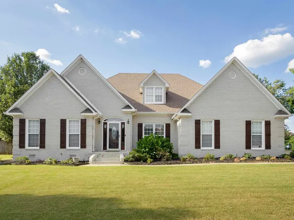 1413 Huston Dr, Muscle Shoals, AL 35661