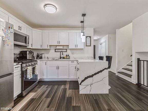 3rd image of 1119 Harding Ave