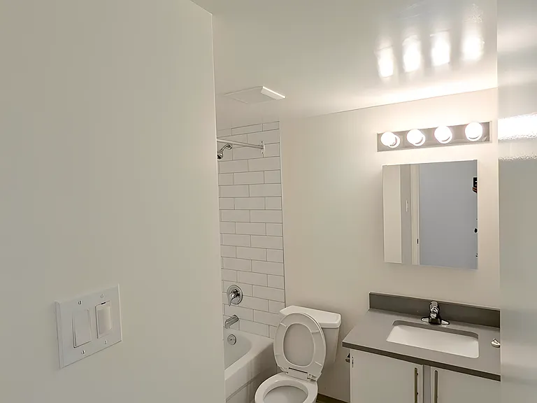 1150 Jervis St — Photo 20