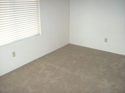 2nd image of 1015 Baywood Dr APT B