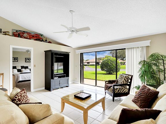 Home For Sale In Pga National