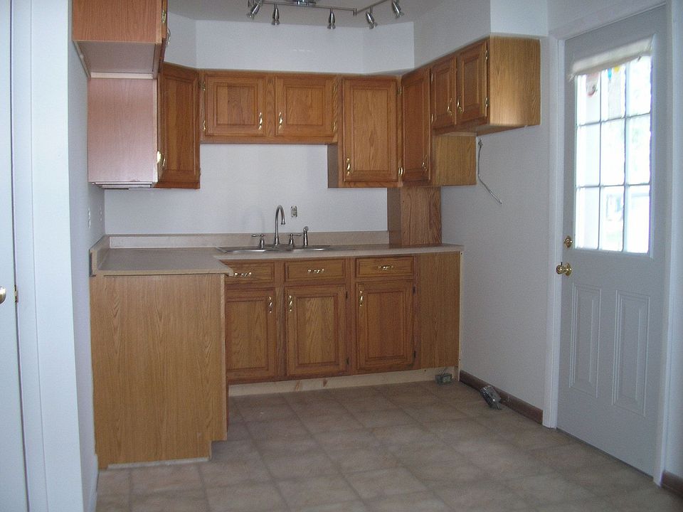 2nd image of 4248 Etna St