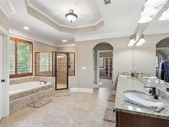 4th image of 270 Meadow Path Dr