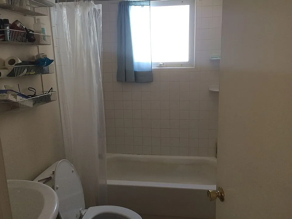 Unit 1 bath