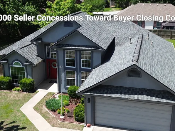 3029 N Quartz Dr, Fayetteville, AR 72704