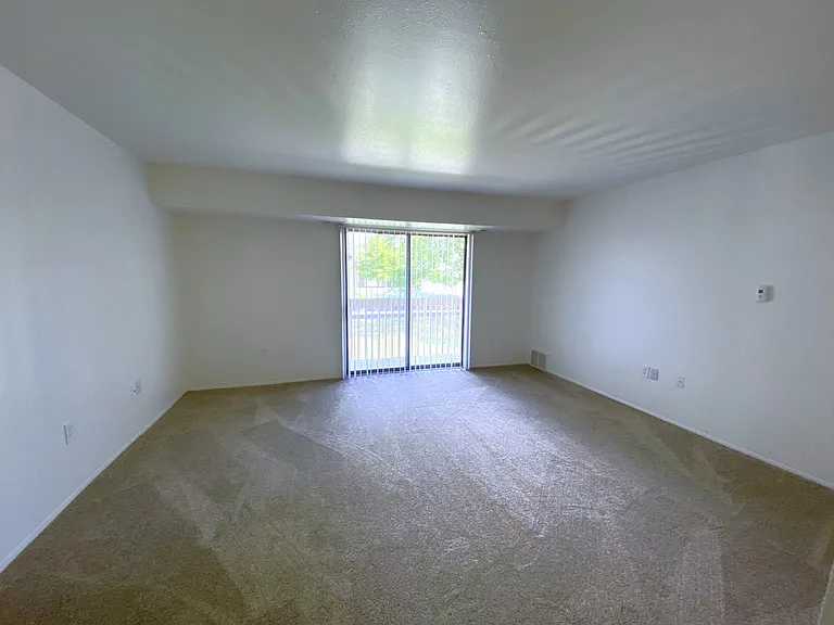 Windsor Place Apartments — Photo 75