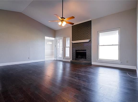 3rd image of 2405 Cypress Dr