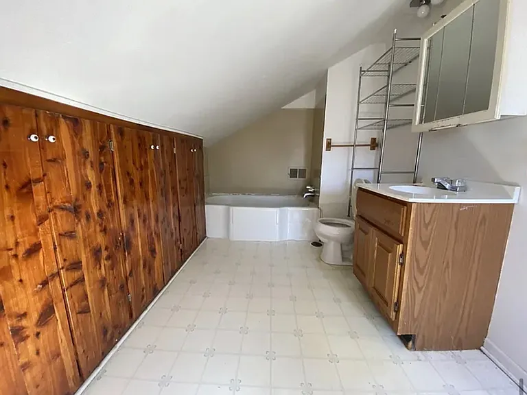 2239 Branch Ave — Photo 12