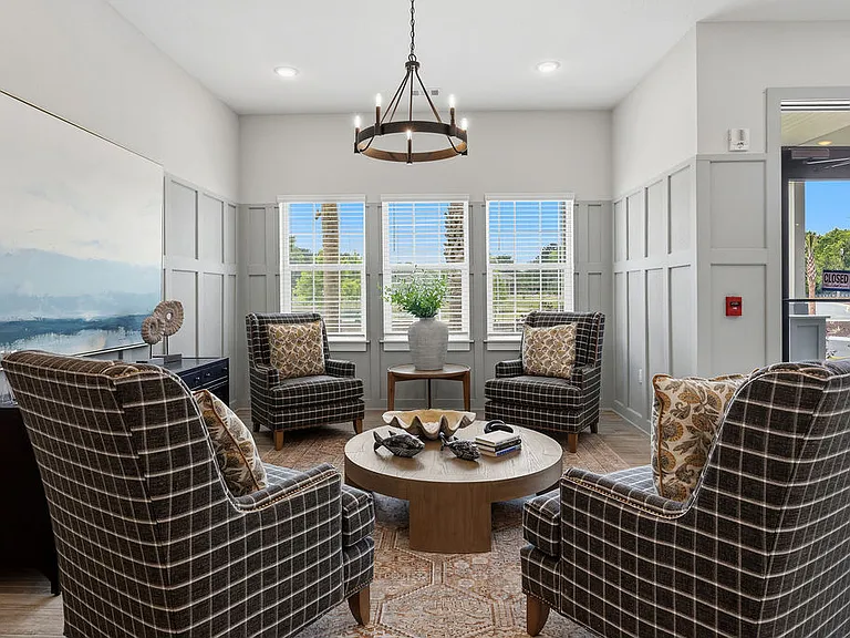 Zephyr Apartments — Photo 33