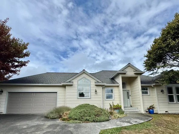 385 Pelicans Pouch Ct, Eureka, CA 95503