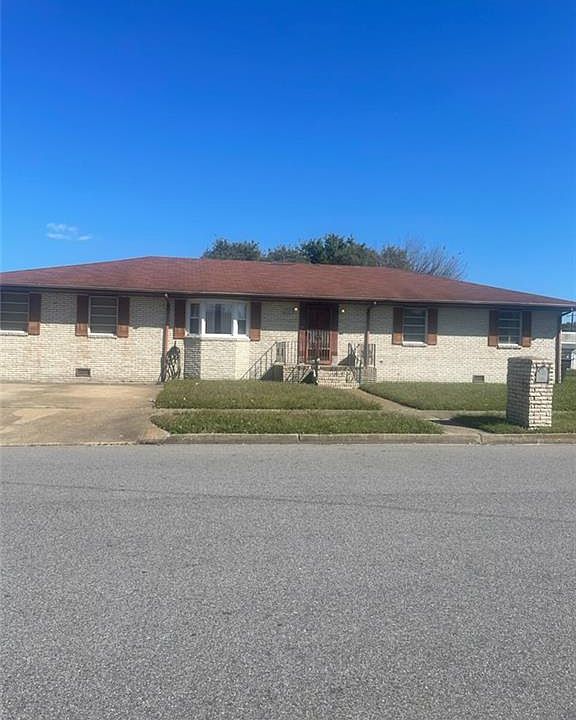 1st image of 2301 8th St