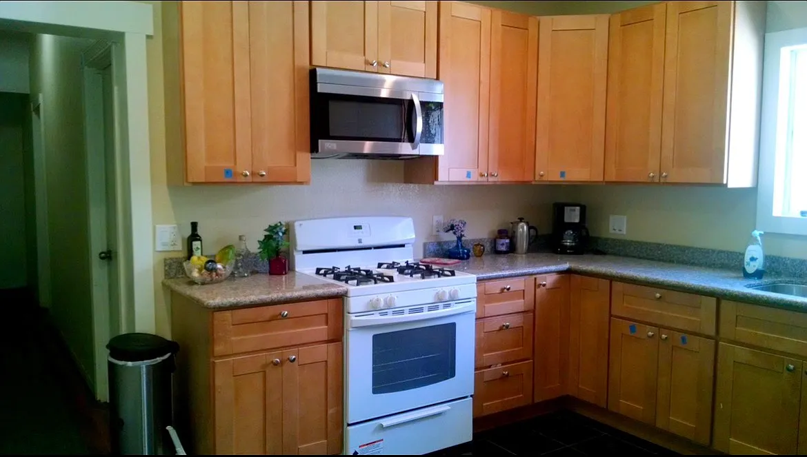 8 bed, $1,200 — Photo 4