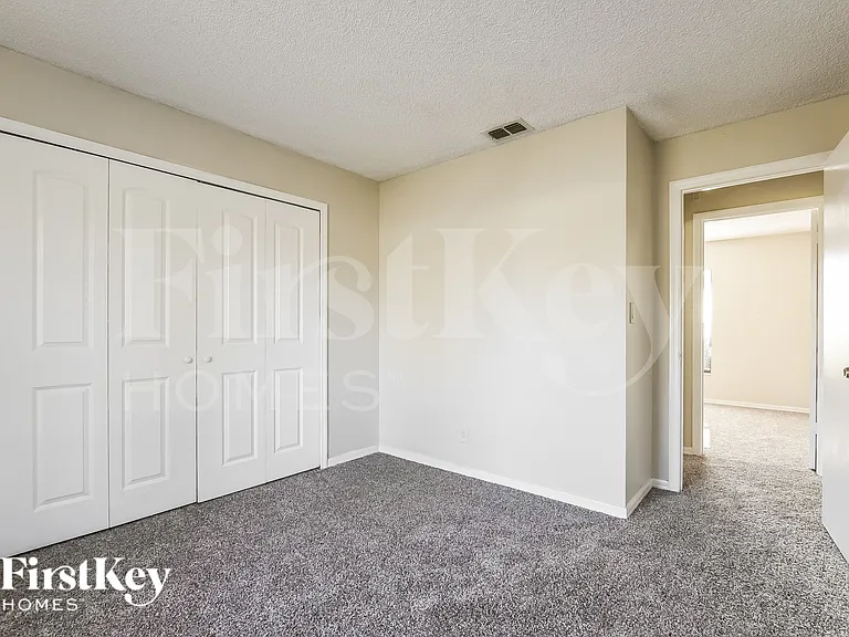 1051 Shepherd Ave — Photo 13
