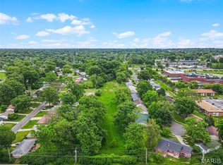 15 Henson Ln, Florissant, MO