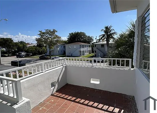 3 bed, $2,100 — Photo 2