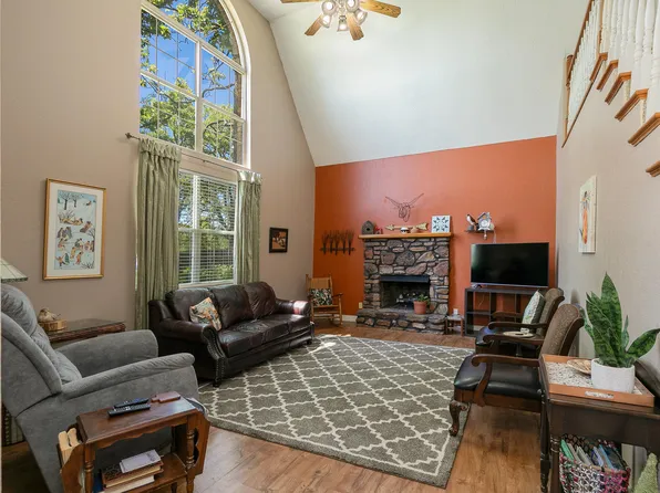 137 Hillside Loop, Marshfield, MO 65706