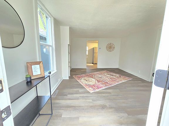 4th image of 3212 5th St