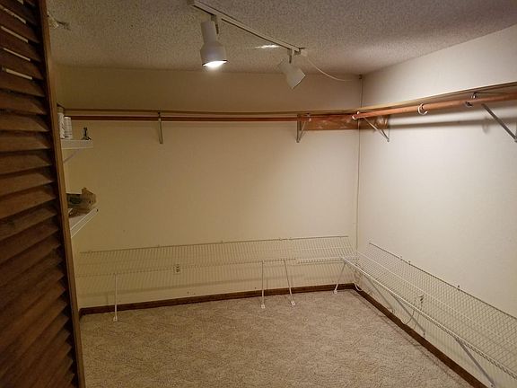 Walk-in closet